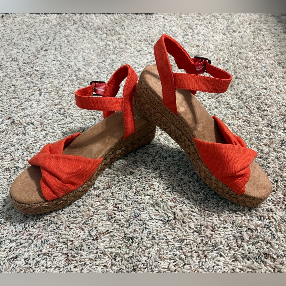 TOMS Orange Wedge Espadrille Platform Sandals Size 10